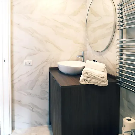 Comecasa Stylish Studio -15 Min Walk To Duomo-3
